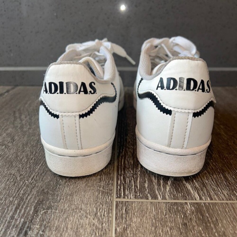 Adidas Superstar Mens Size 5.5 White Black 2021 Smoke Cloud - Picture 6 of 8